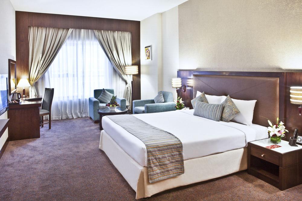 Ramada By Wyndham Dubai Deira Hotel Exterior foto